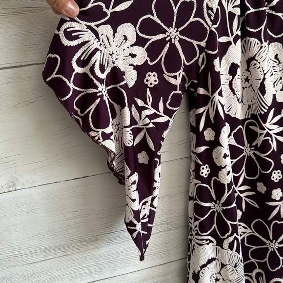Expresso Purple Floral Bell Sleeve Blouse | SIZE M - Picture 4 of 6